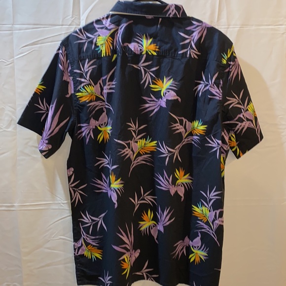 NWT!!Quiksilver Mens Classic Button Up Hawaiian Shirt Size Medium - Picture 5 of 5